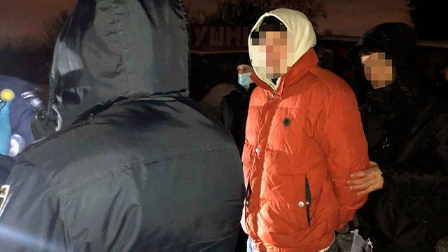 Поліцейські в Києві затримали хлопця із наркотиками на 1,5 млн грн