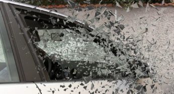 У Польщі авто з українцями пірнуло у воду: сім’я з дітьми не змогла вибратися з пастки