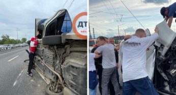 Влаштував ДТП, звинуватив дружину і кинувся навтьоки: поліція Києва показала відео з «героєм»