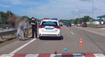 “Дитина лежить, водія б’ють, мама кричить”: під Полтавою на зебрі авто збило 4-річну дитину