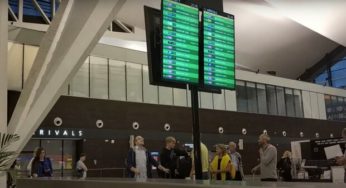 У Польщі групу українців не впустили на літак додому: дивіться, що сталося