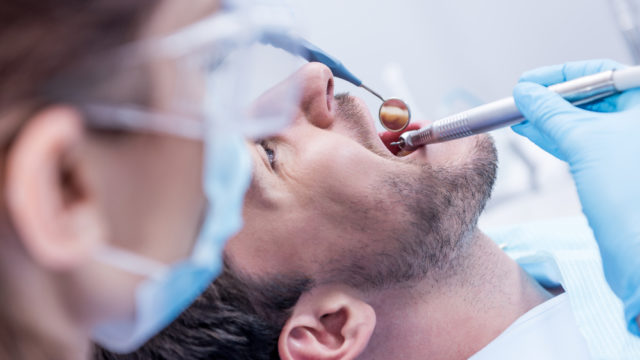 Вирвали зуб: у Вінниці після візиту до стоматолога помер чоловік