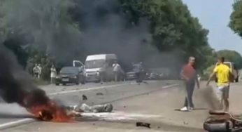 На Тернопільщині внаслідок ДТП згорів мотоцикліс