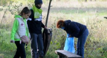 Експлуатація чи виховання: Мережа вибухнула обговоренням, чи законно діти прибирають у школі