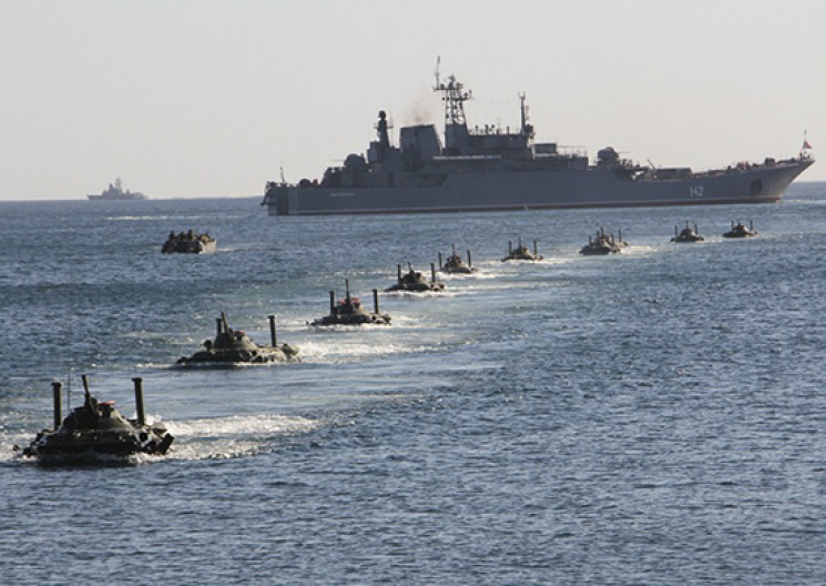Росія перекрила Чорне море і готує прово…