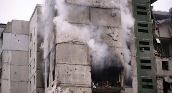 “Дочекалися, поки люди вийдуть на роботу”: у Миколаєві окупанти вдарили по житловій будівлі