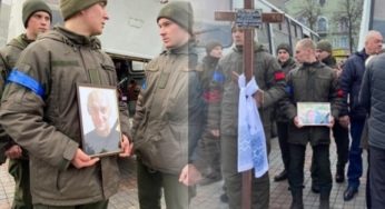 Місто на колінах: людочки прощається з захисниками, які загинули під час обстрілу телевежі (ФОТО/ВІДЕО)