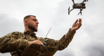 Зеленський показав потужну роботу наших військових, дронів та HIMARS – видео